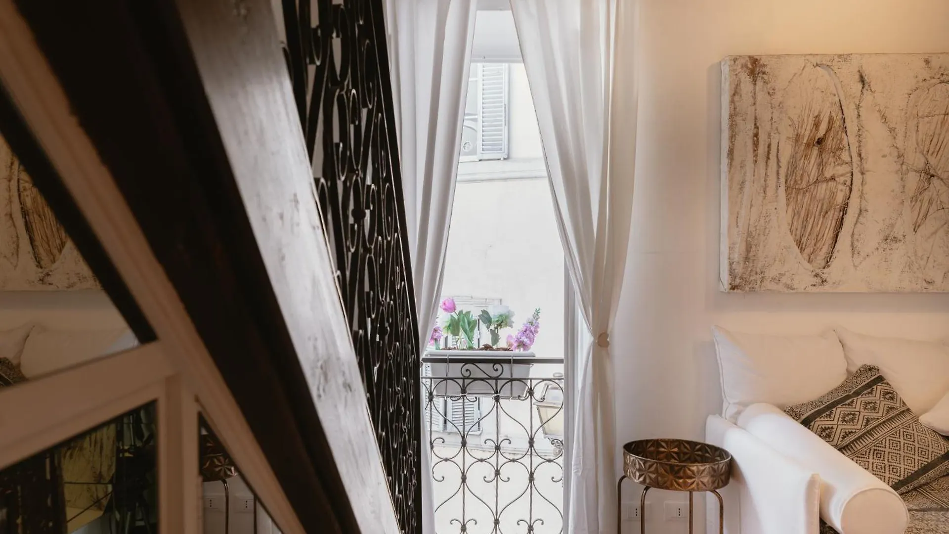 Piazza Navona Historic Luxury Apartment Rome