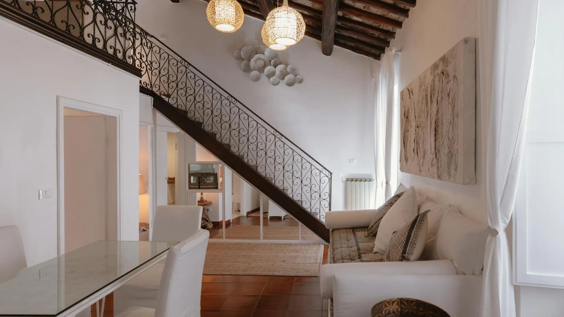 Piazza Navona Historic Luxury Apartment Rome
