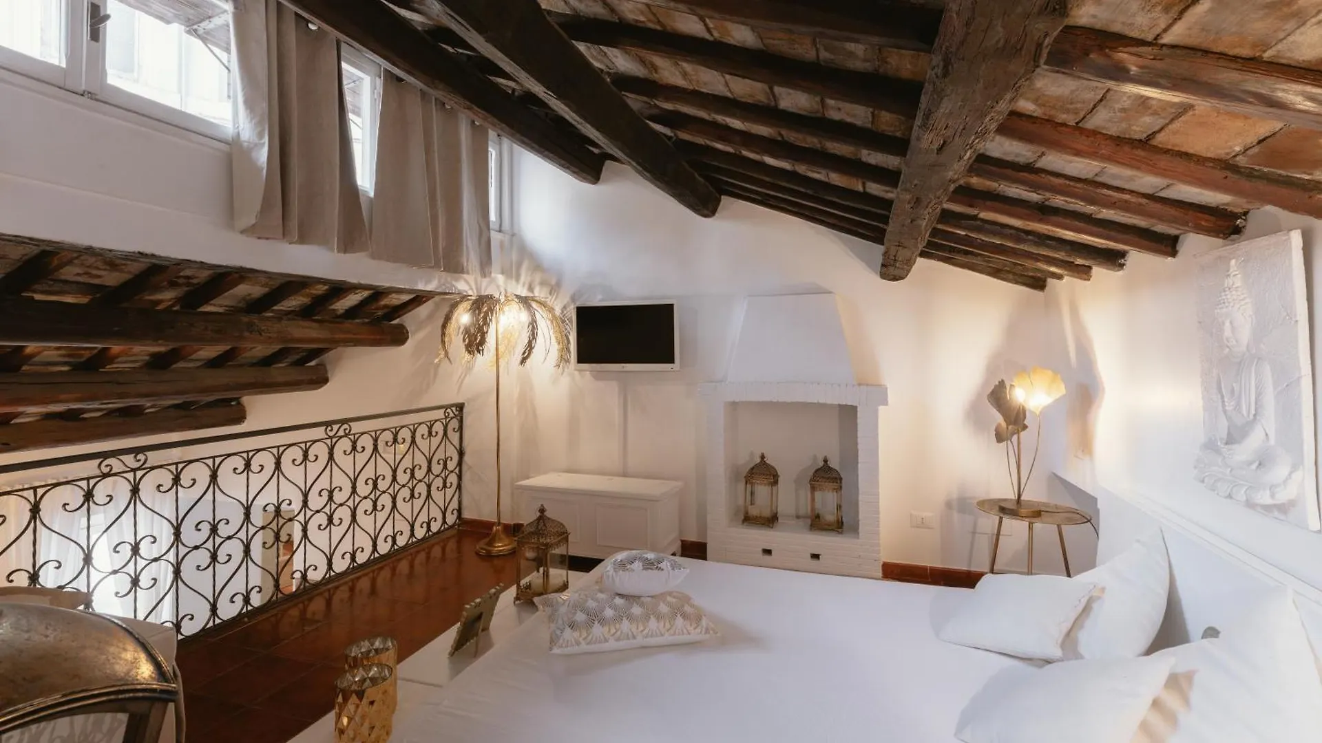 Piazza Navona Historic Luxury Apartment Rome