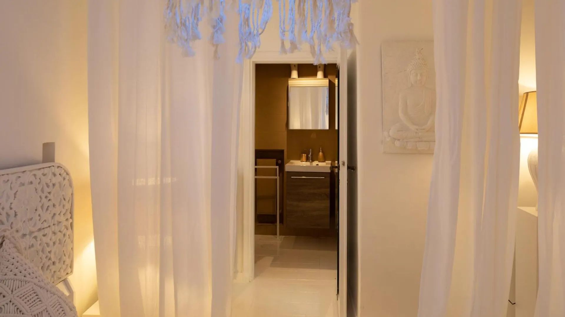 Piazza Navona Historic Luxury Apartment Rome