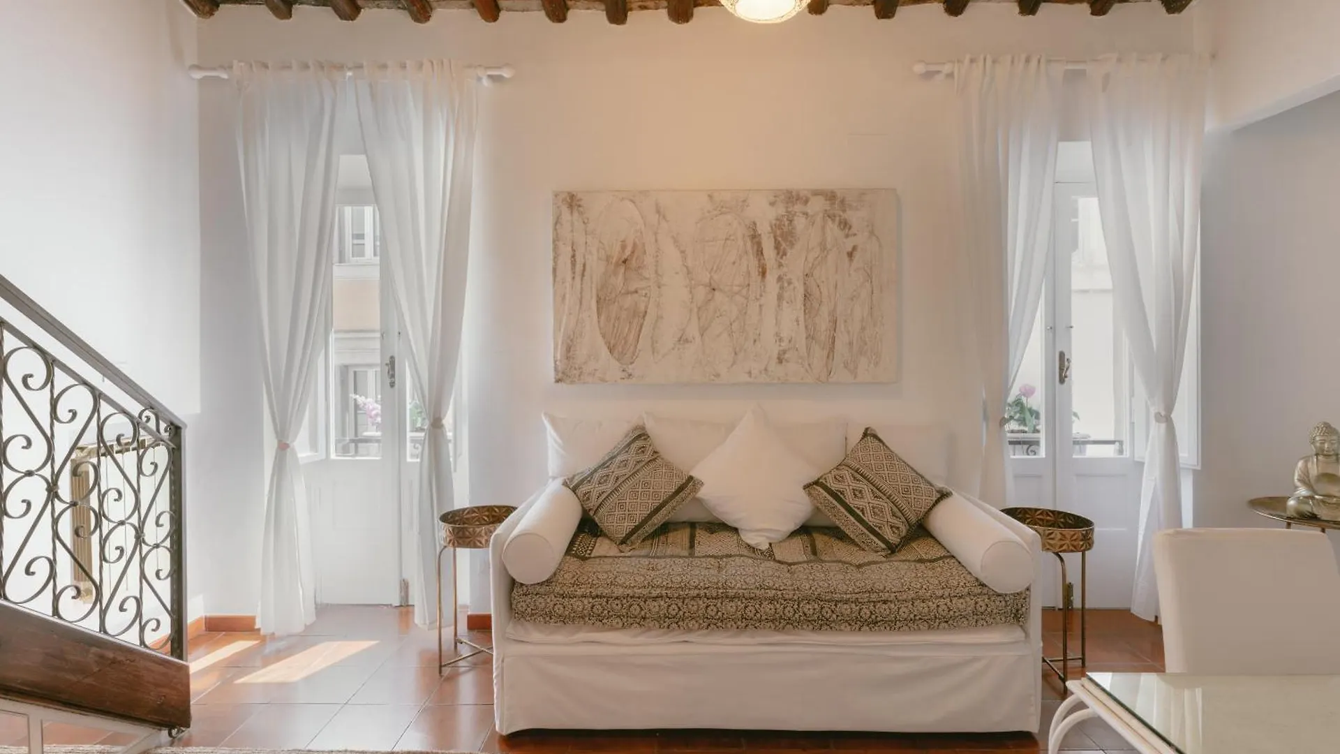 Piazza Navona Historic Luxury Apartment Rome